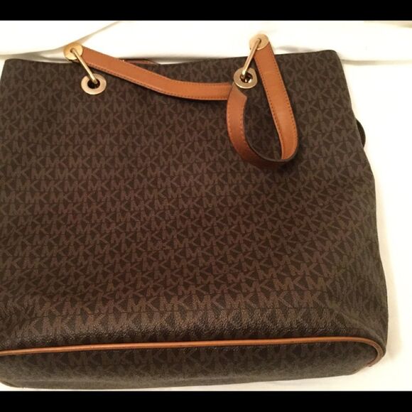 MICHAEL KORS LARGE ZIPPER TOTE MK LOGO SIGNATURE RAVEN - Picture 12 of 16